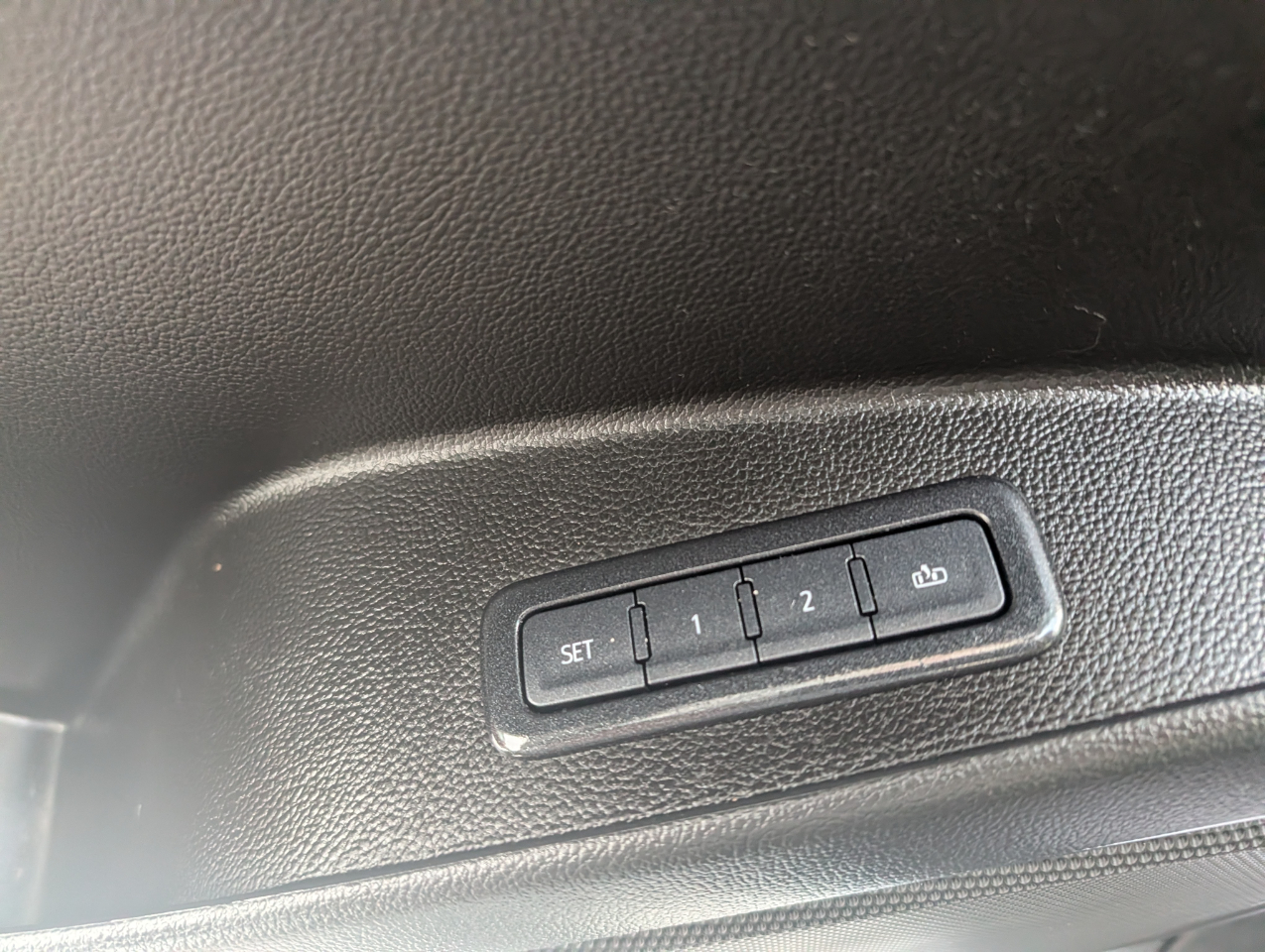 Chevrolet Tahoe 4WD 4dr LT 2020