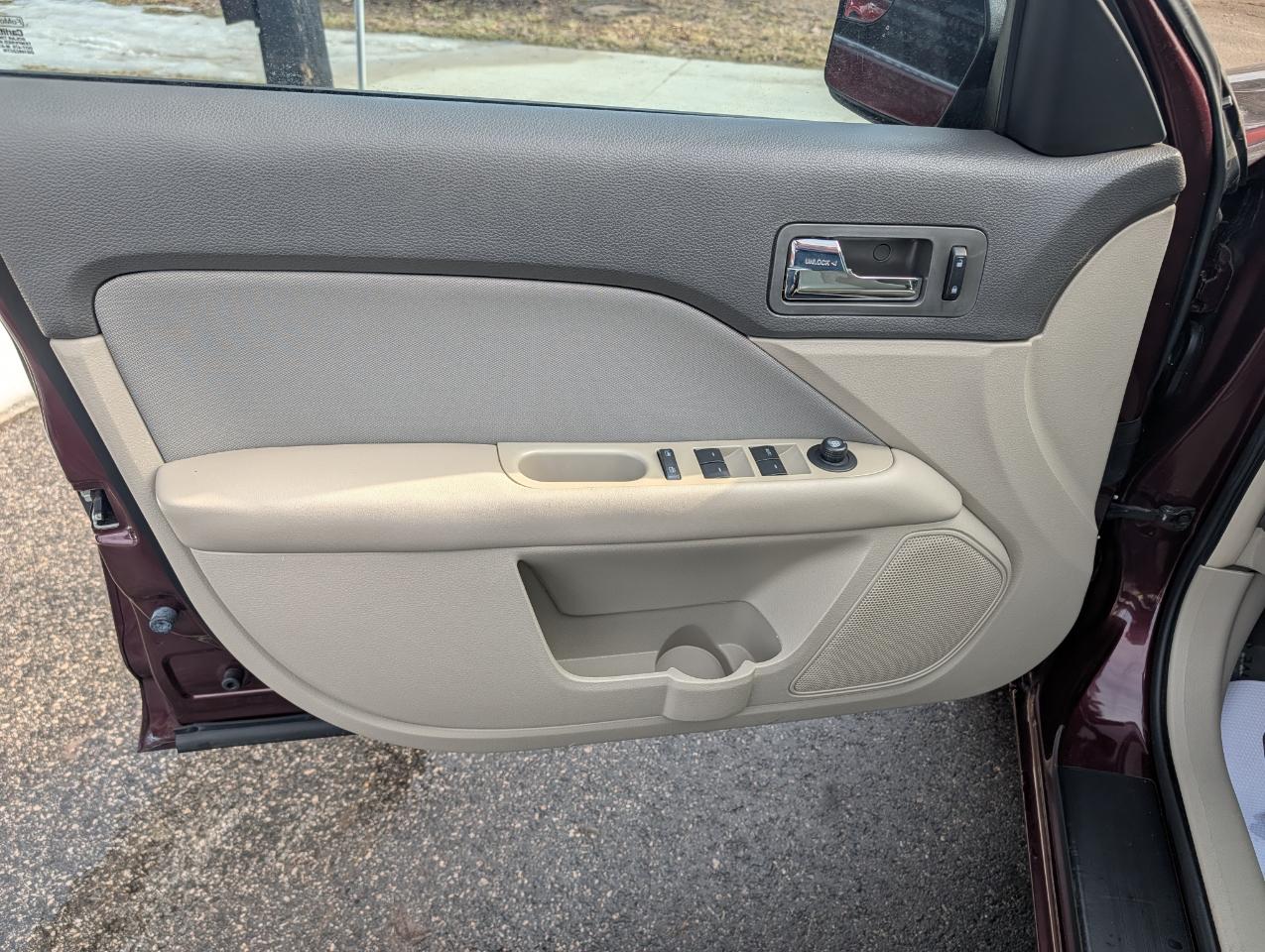 Ford Fusion 4dr Sdn S FWD 2012