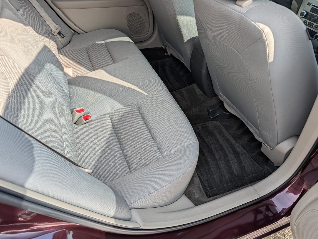 Ford Fusion 4dr Sdn S FWD 2012