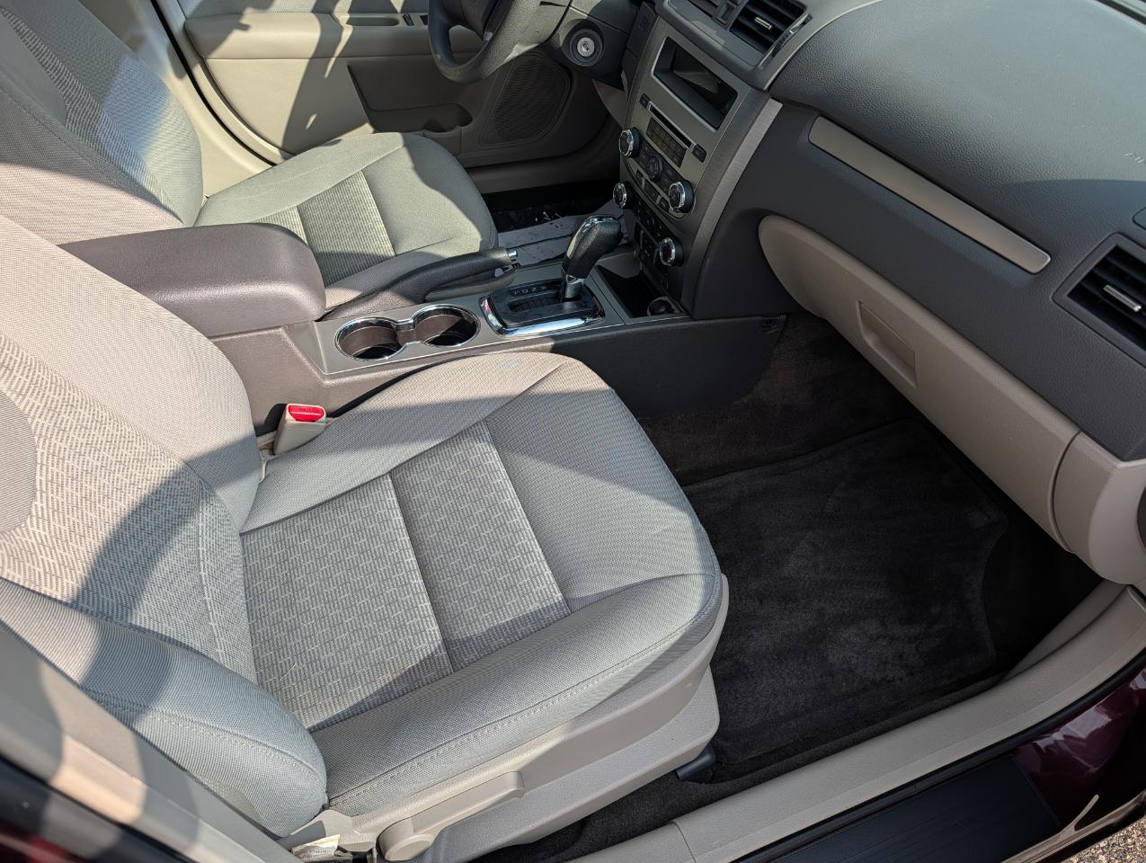 Ford Fusion 4dr Sdn S FWD 2012