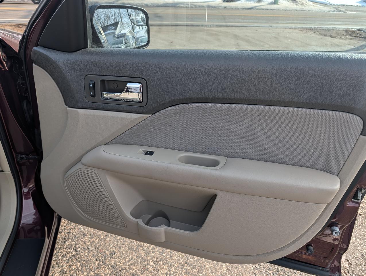 Ford Fusion 4dr Sdn S FWD 2012