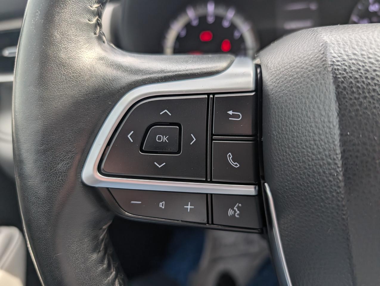 Toyota Highlander LE AWD (Natl) 2020