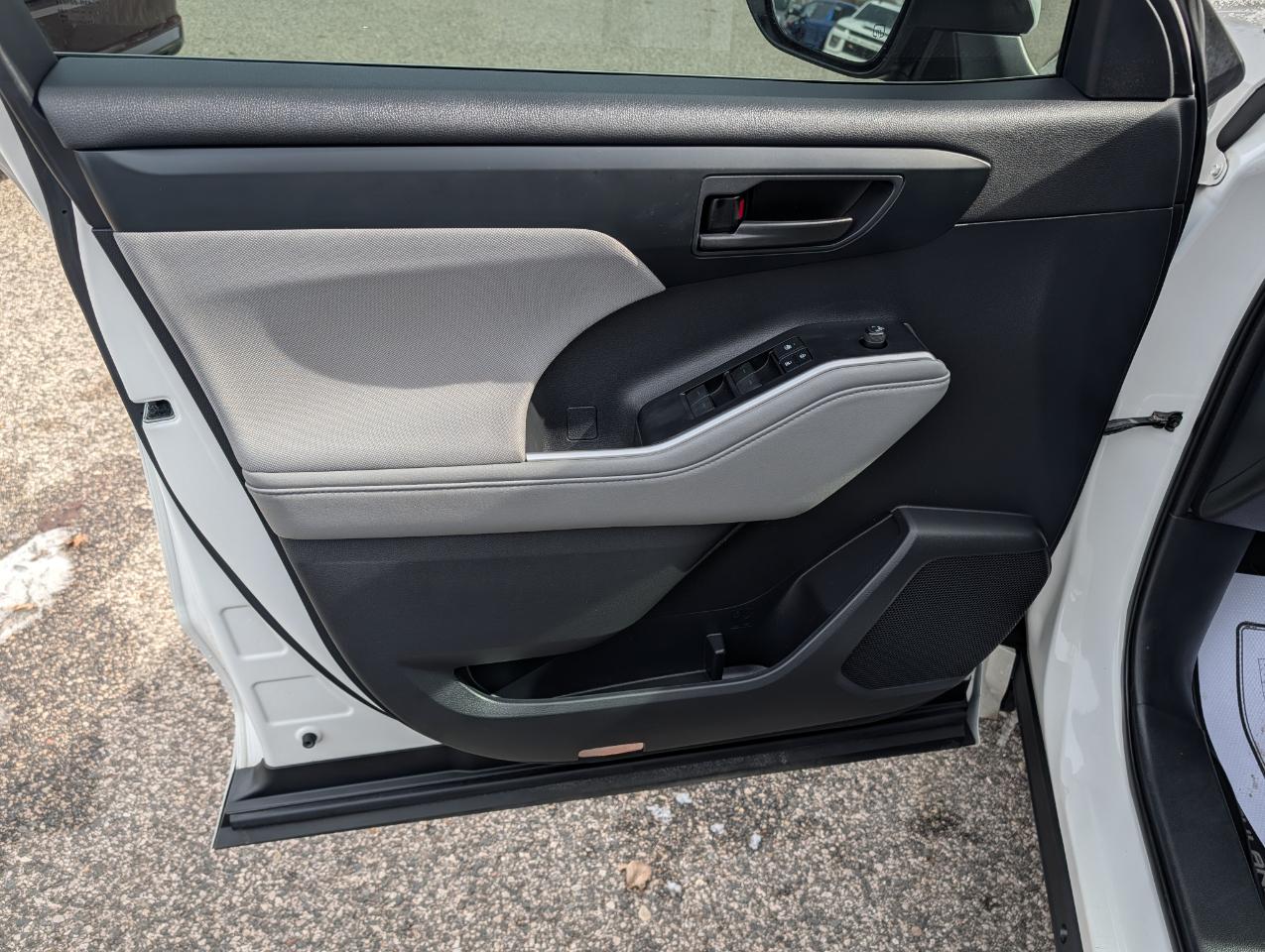 Toyota Highlander LE AWD (Natl) 2020