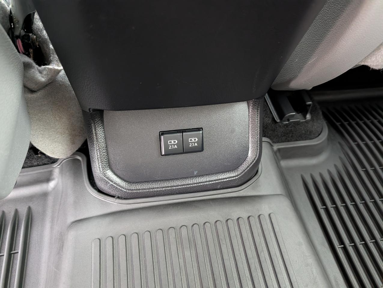 Toyota Highlander LE AWD (Natl) 2020