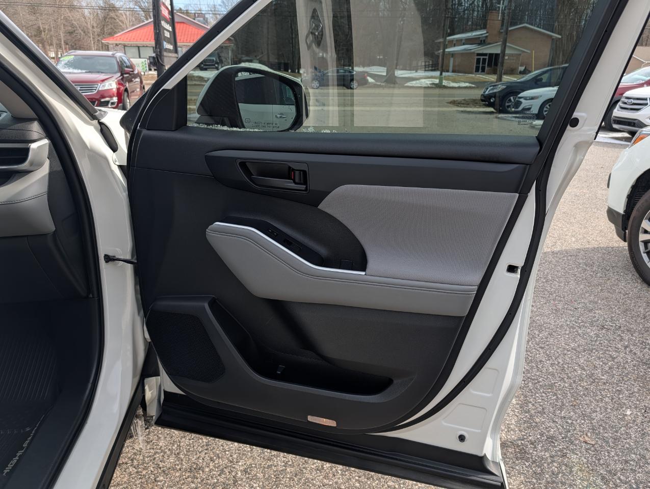 Toyota Highlander LE AWD (Natl) 2020