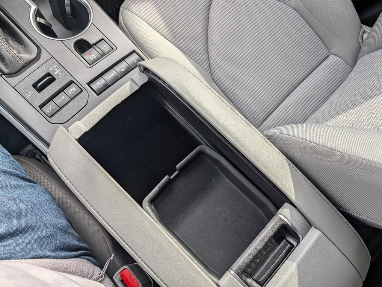 Toyota Highlander LE AWD (Natl) 2020