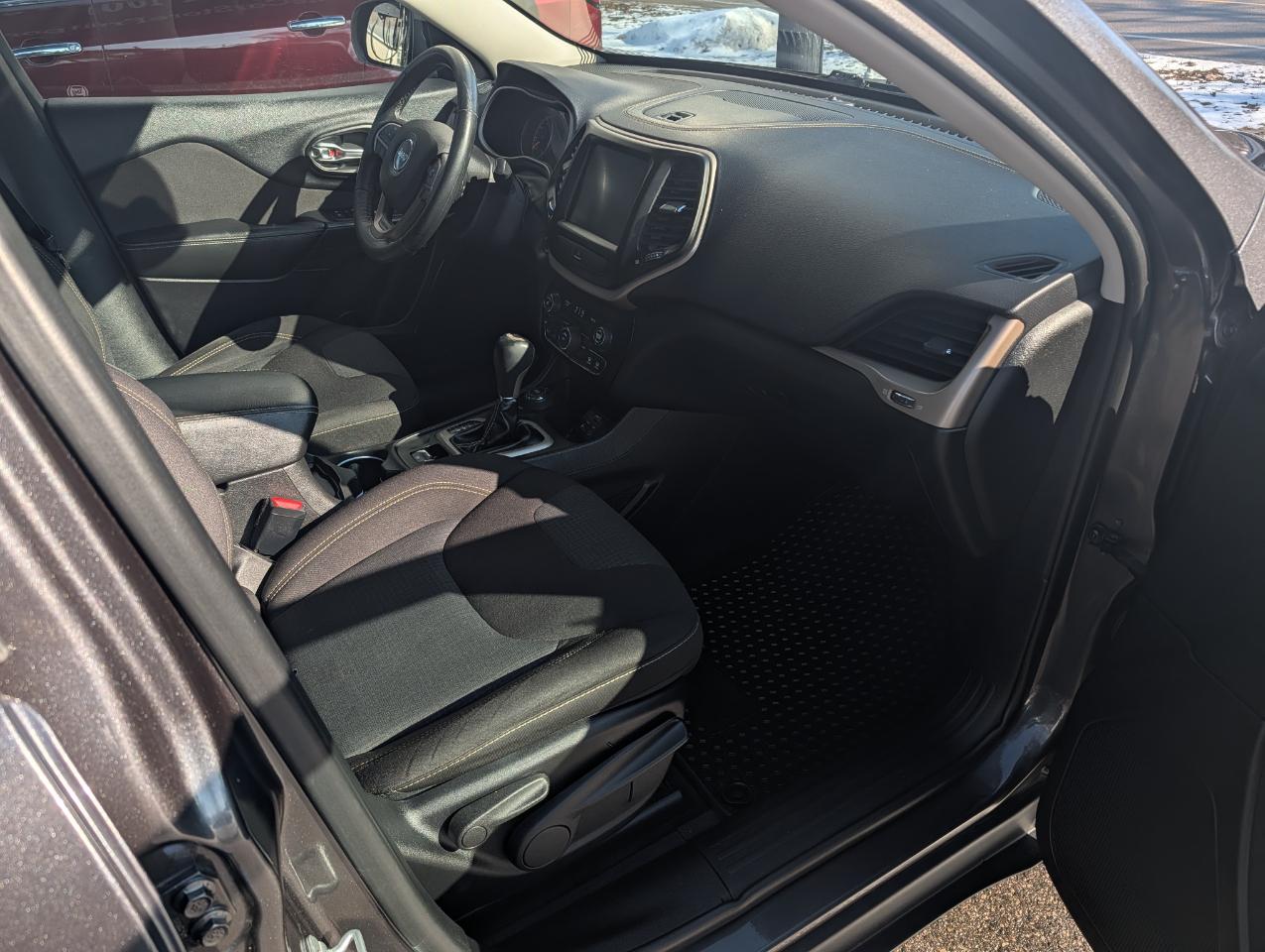 Jeep Cherokee 4WD 4dr North 2016