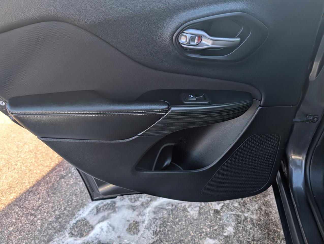 Jeep Cherokee 4WD 4dr North 2016