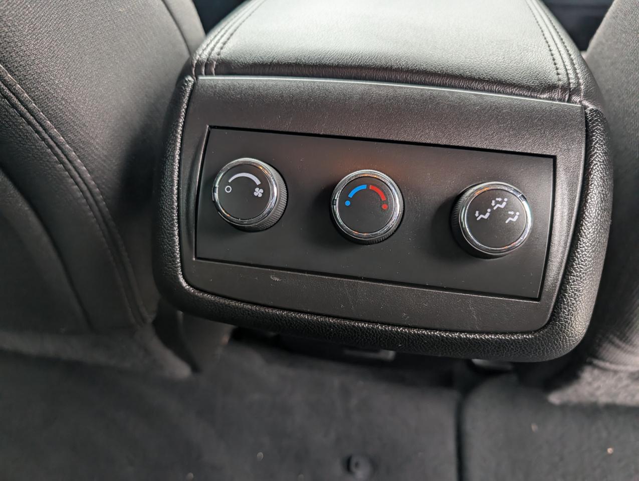 Chevrolet Traverse AWD 4dr LT w/1LT 2016