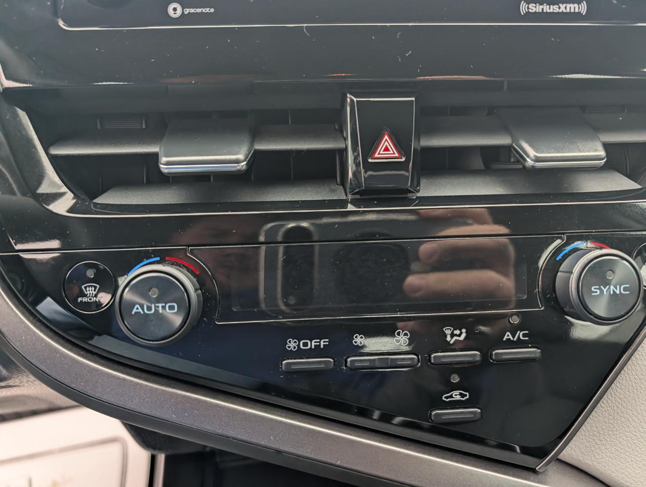 Toyota Camry LE Auto (Natl) 2022