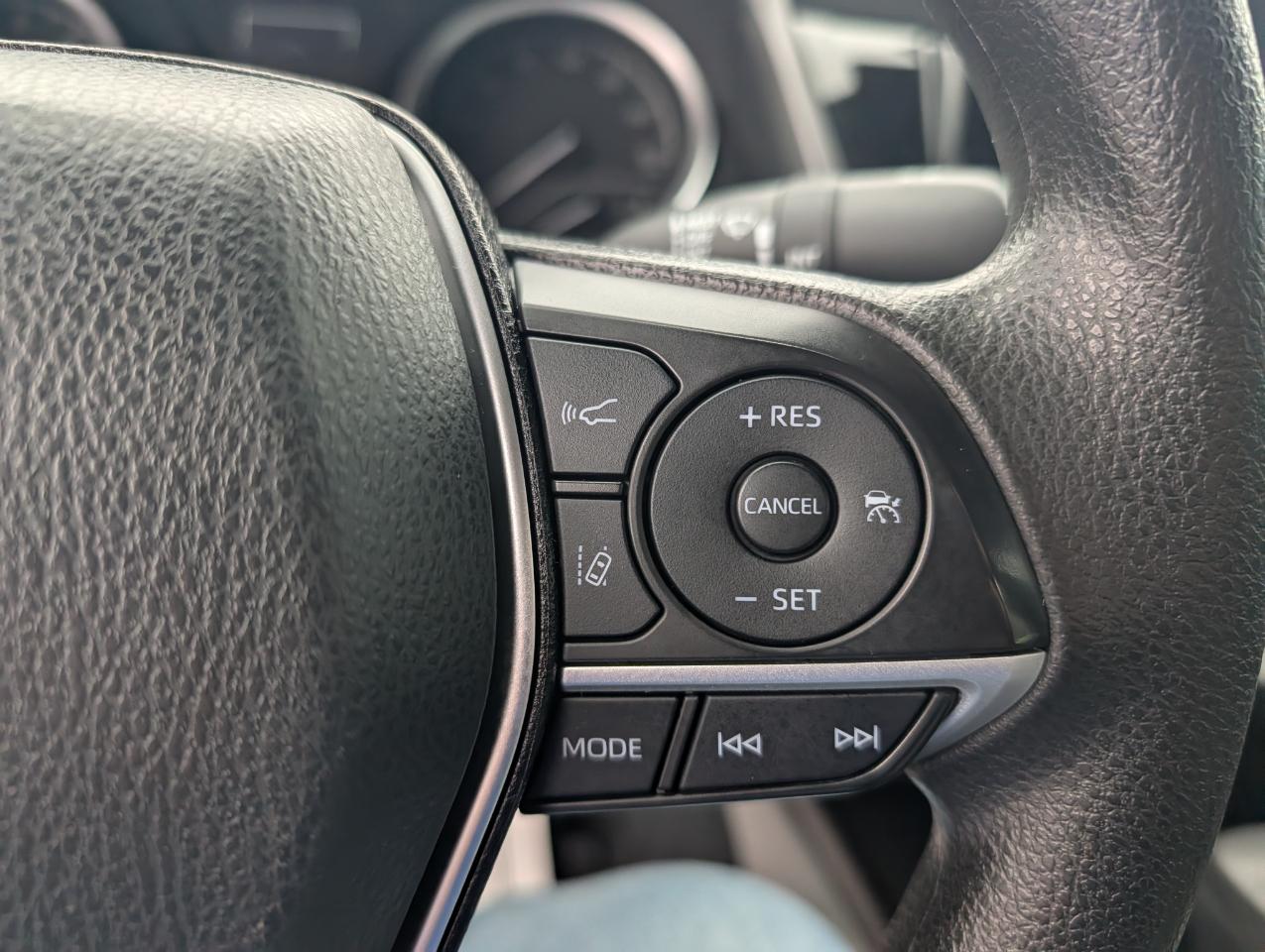 Toyota Camry LE Auto (Natl) 2022