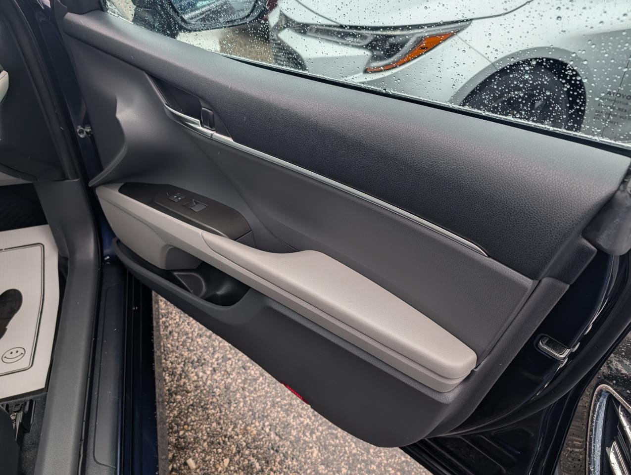 Toyota Camry LE Auto (Natl) 2022