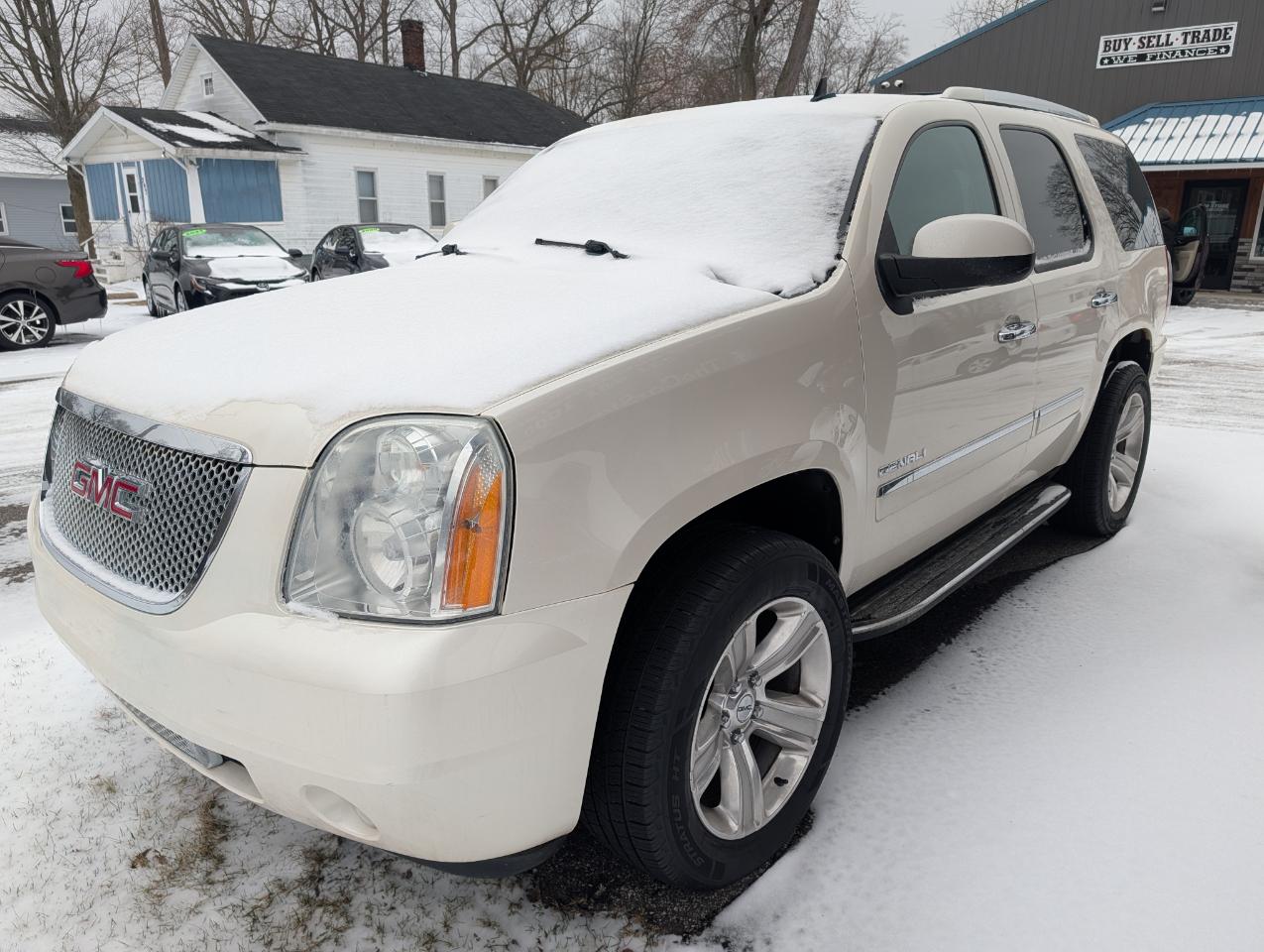 GMC Yukon AWD 4dr 1500 Denali 2012