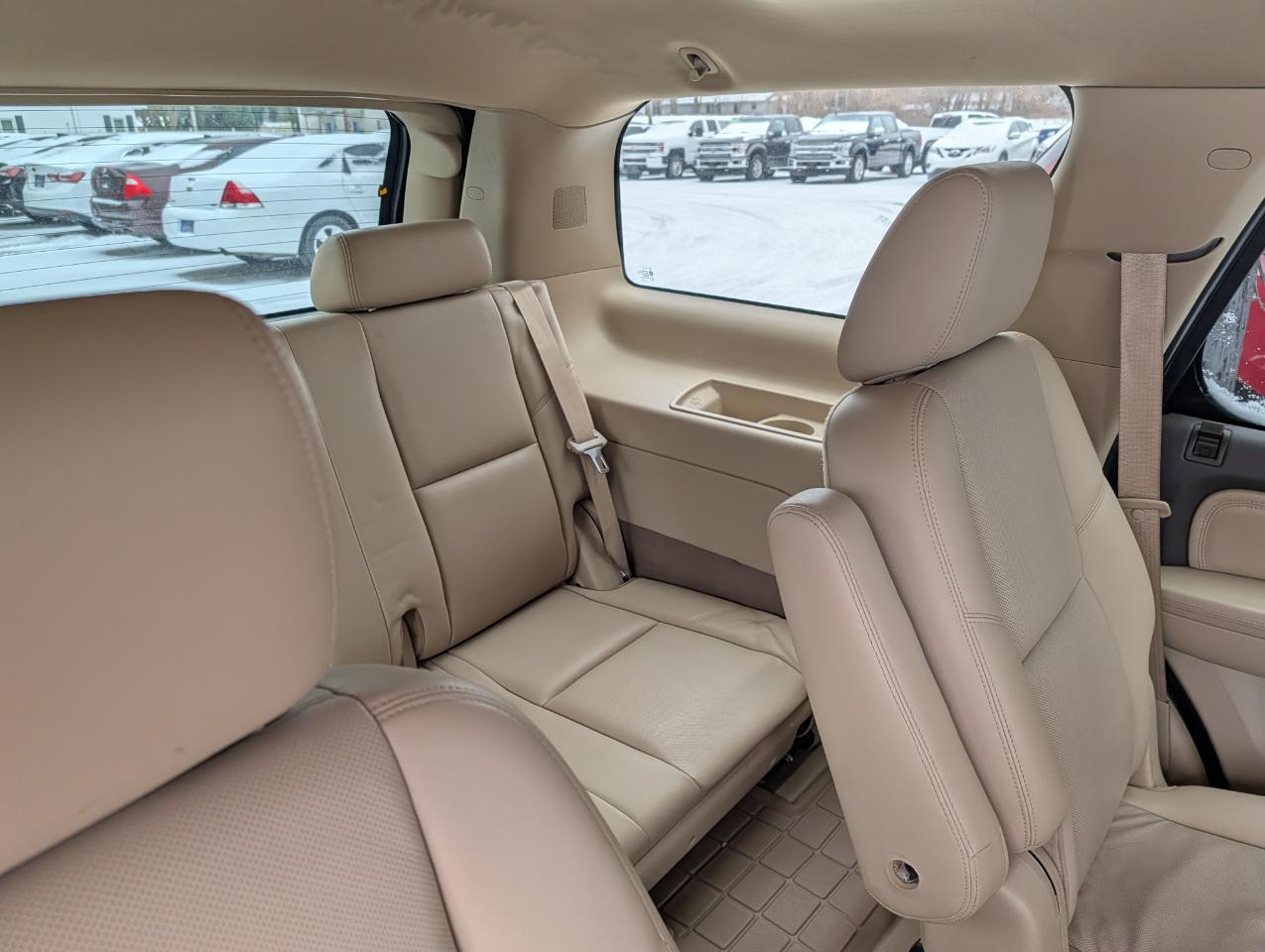 GMC Yukon AWD 4dr 1500 Denali 2012