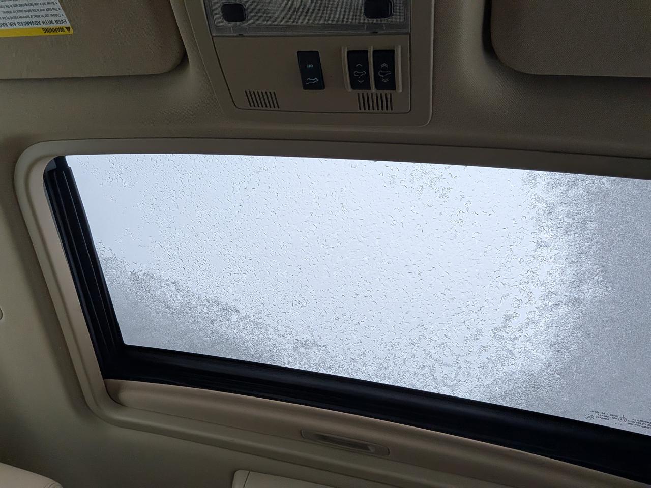 GMC Yukon AWD 4dr 1500 Denali 2012