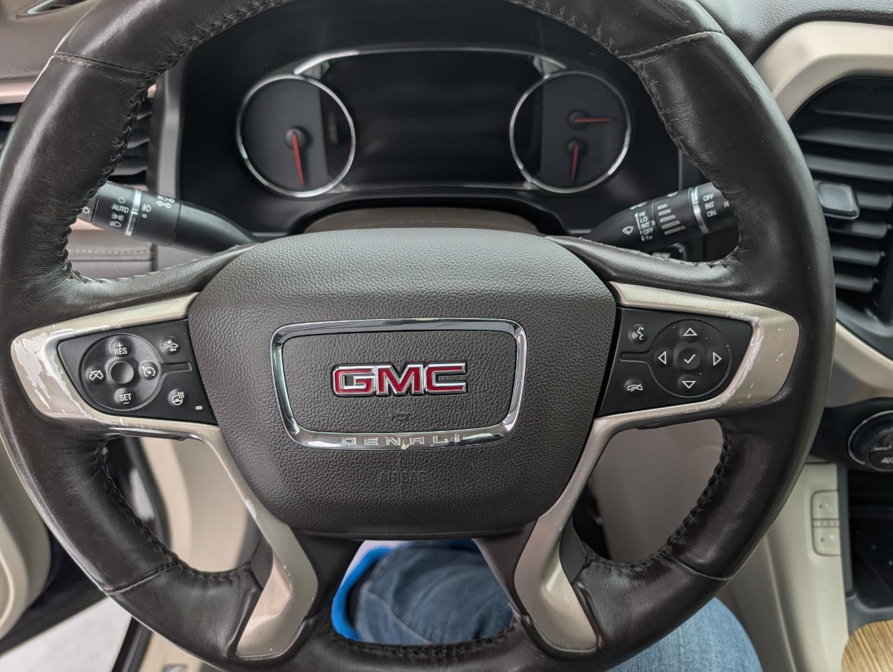 GMC Acadia AWD 4dr Denali 2017