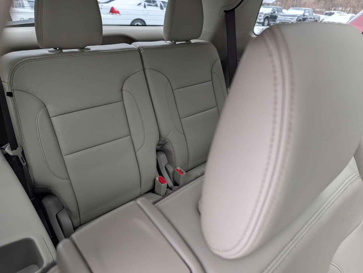 GMC Acadia AWD 4dr Denali 2017