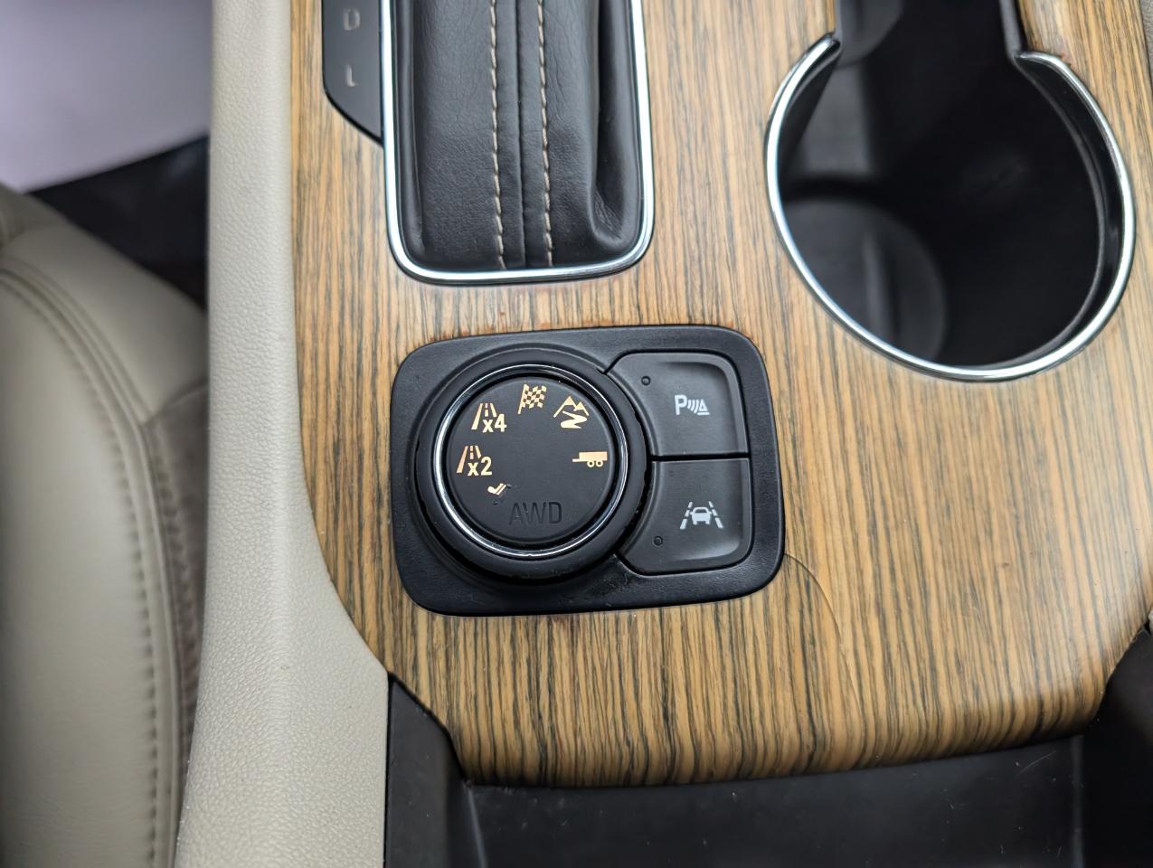 GMC Acadia AWD 4dr Denali 2017