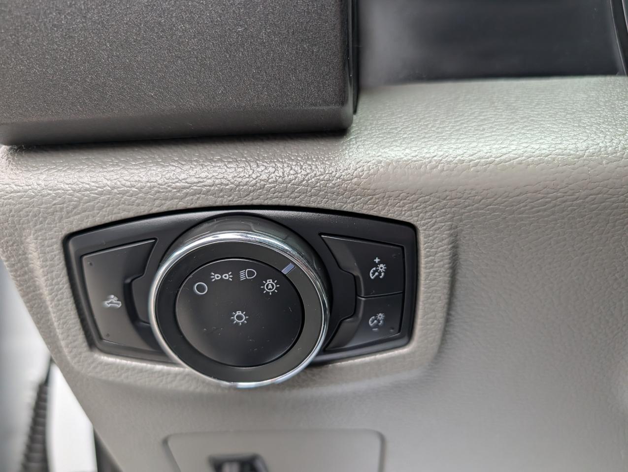 Ford Super Duty F-250 SRW XL 4WD Crew Cab 6.75' Box 2019