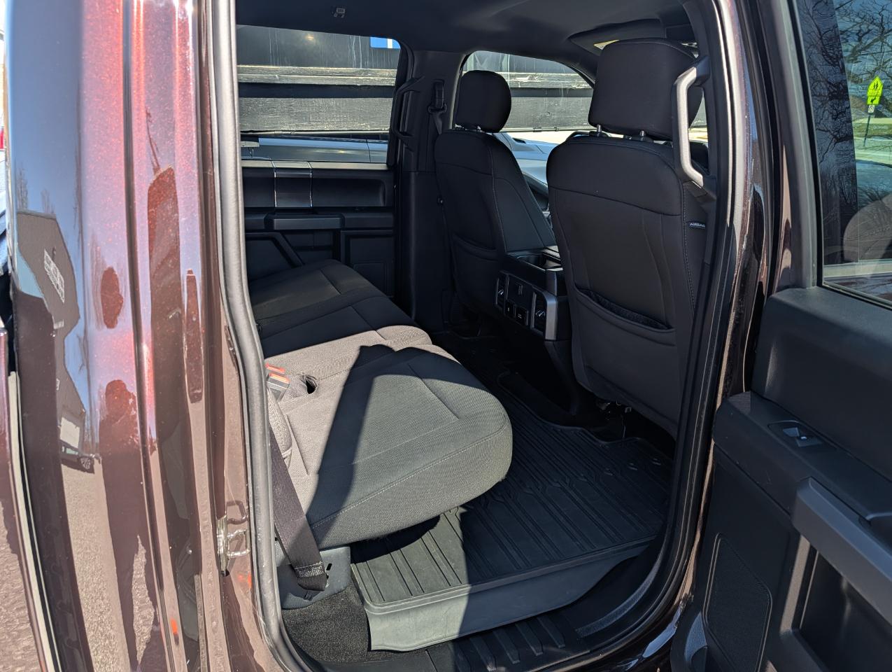 Ford F-150 4WD SuperCrew 145" XLT 2018