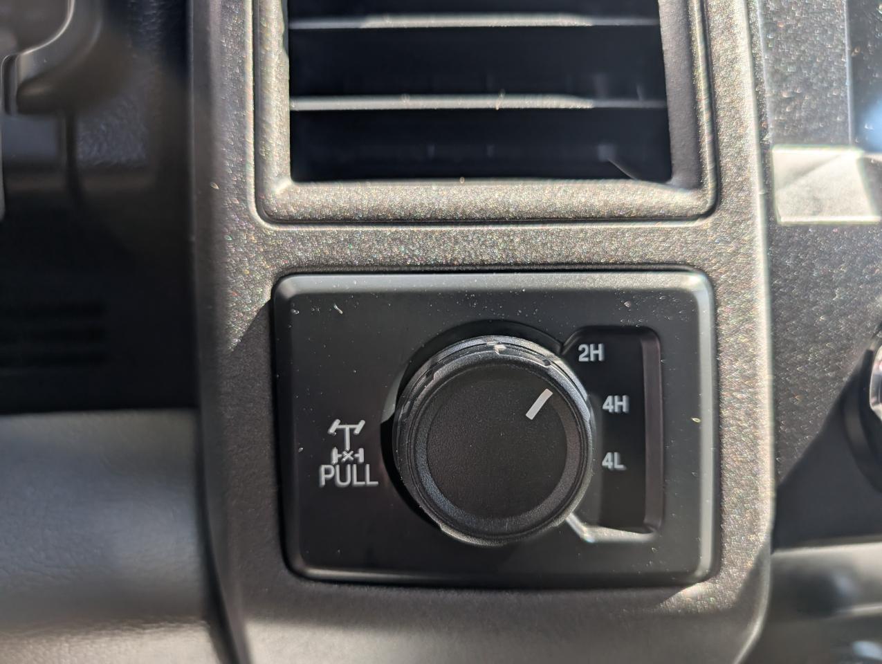 Ford Super Duty F-250 SRW XL 4WD Crew Cab 6.75' Box 2020