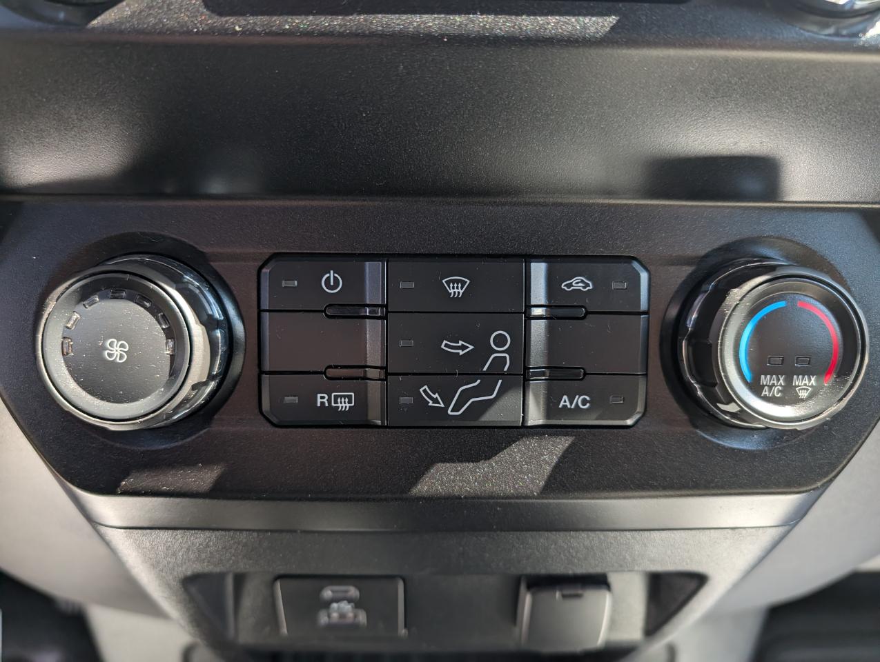 Ford Super Duty F-250 SRW XL 4WD Crew Cab 6.75' Box 2020