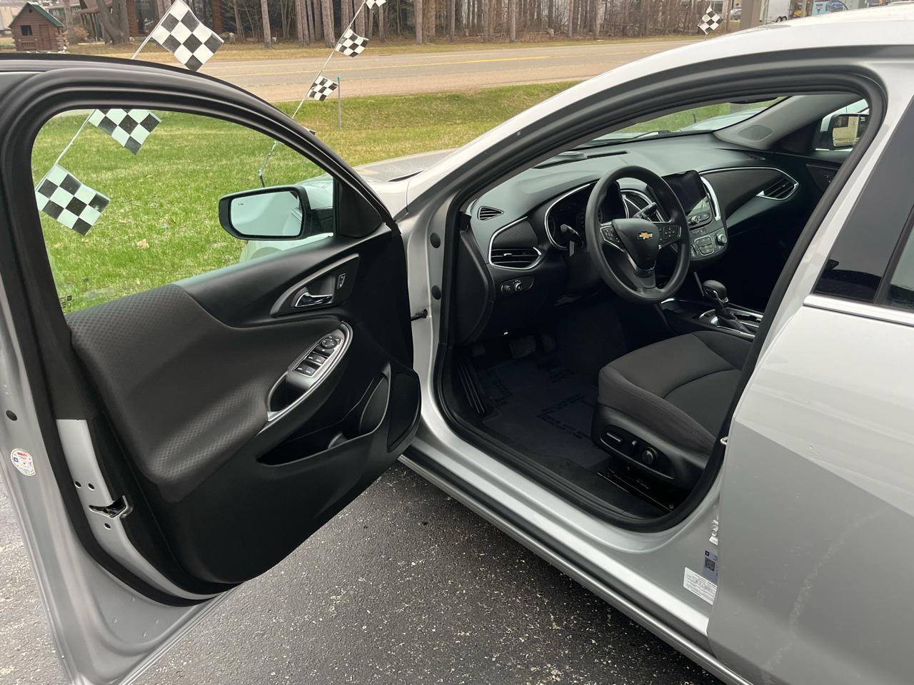 Chevrolet Malibu 4dr Sdn LT 2021