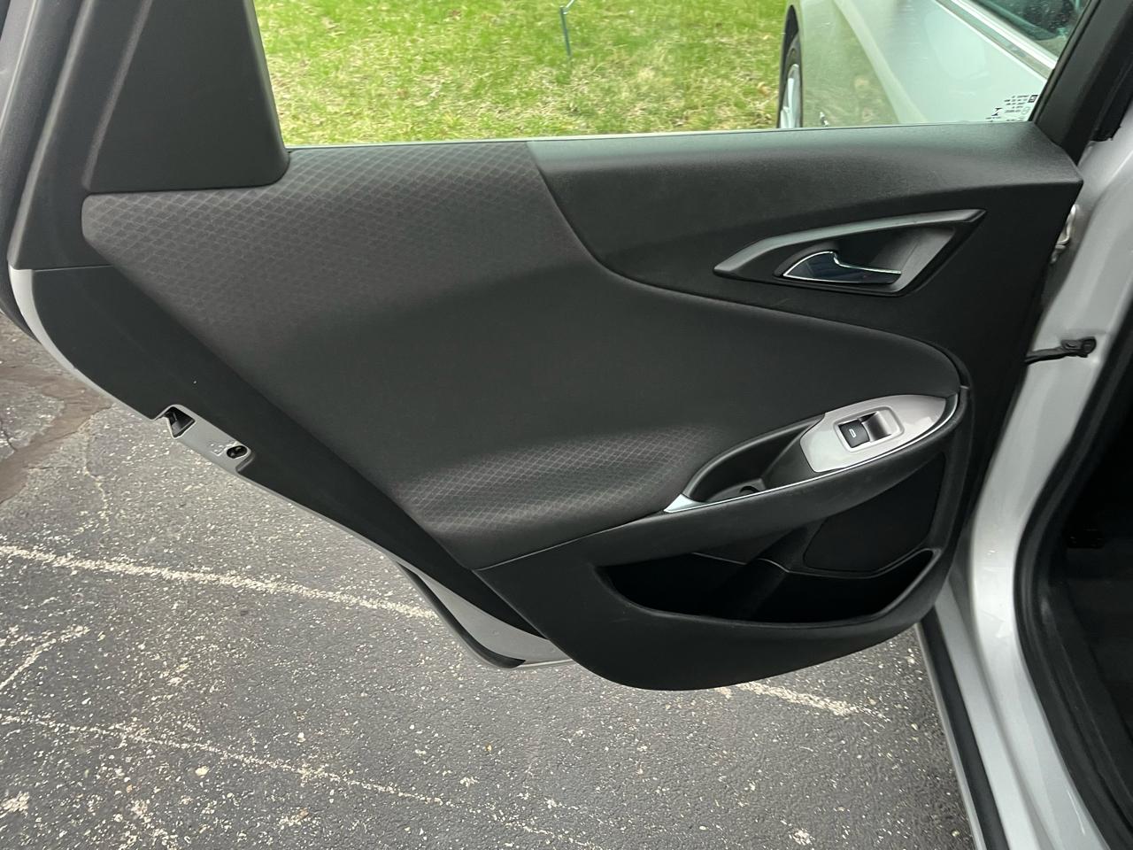 Chevrolet Malibu 4dr Sdn LT 2021