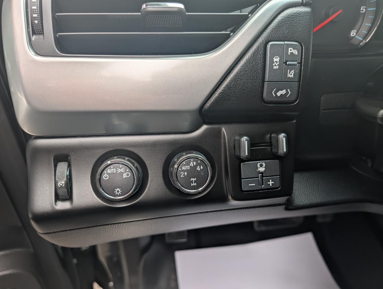 Chevrolet Tahoe 4WD 4dr LT 2015