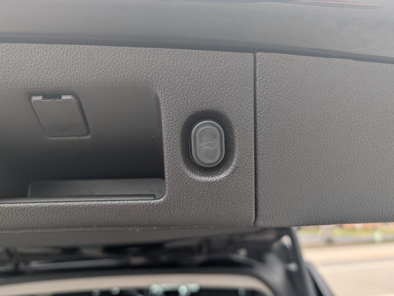 Chevrolet Tahoe 4WD 4dr LT 2015