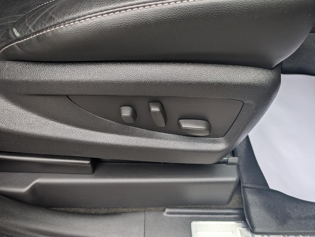 Chevrolet Tahoe 4WD 4dr LT 2015