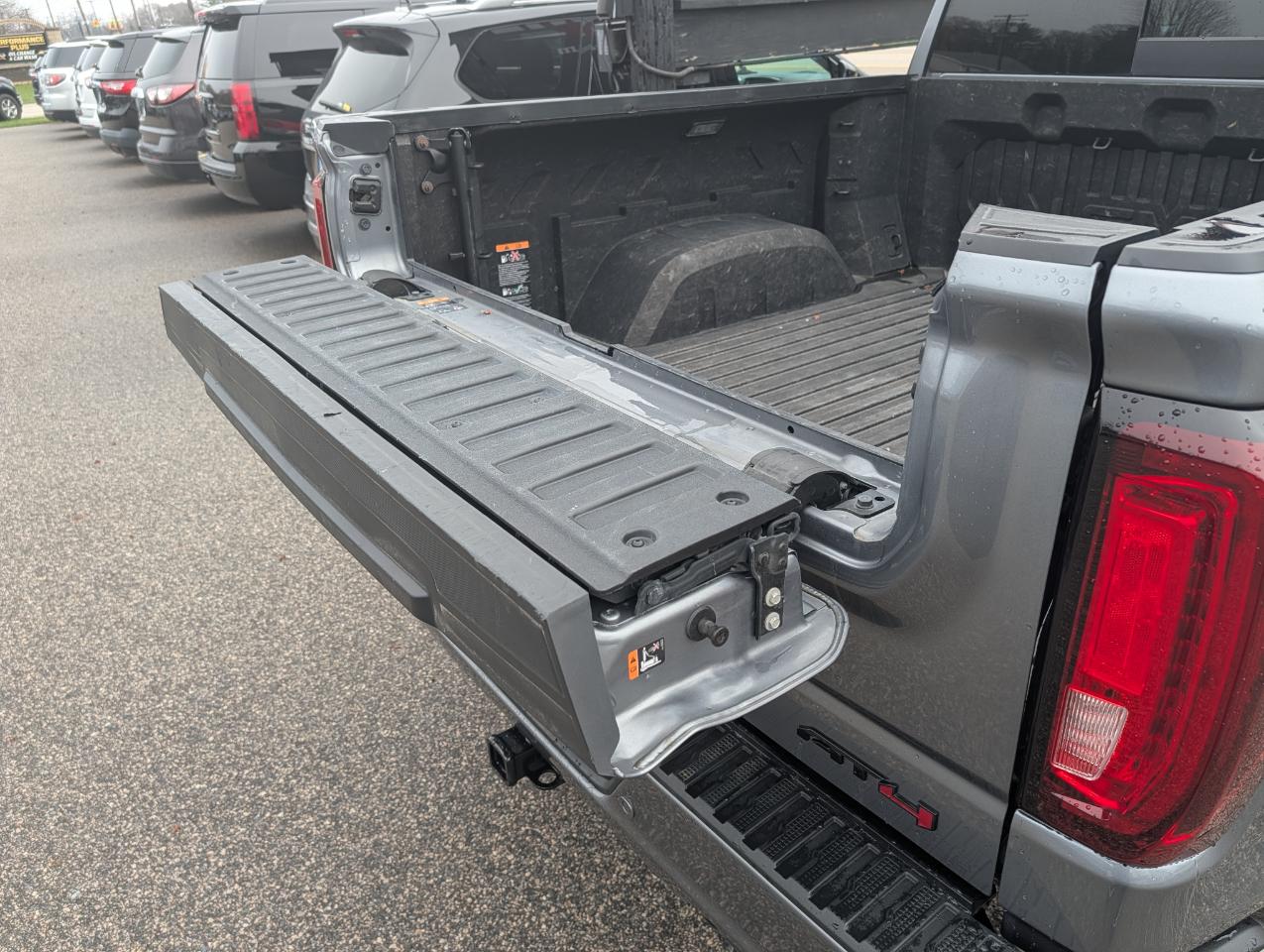 GMC Sierra 1500 4WD Crew Cab 147" AT4 2021