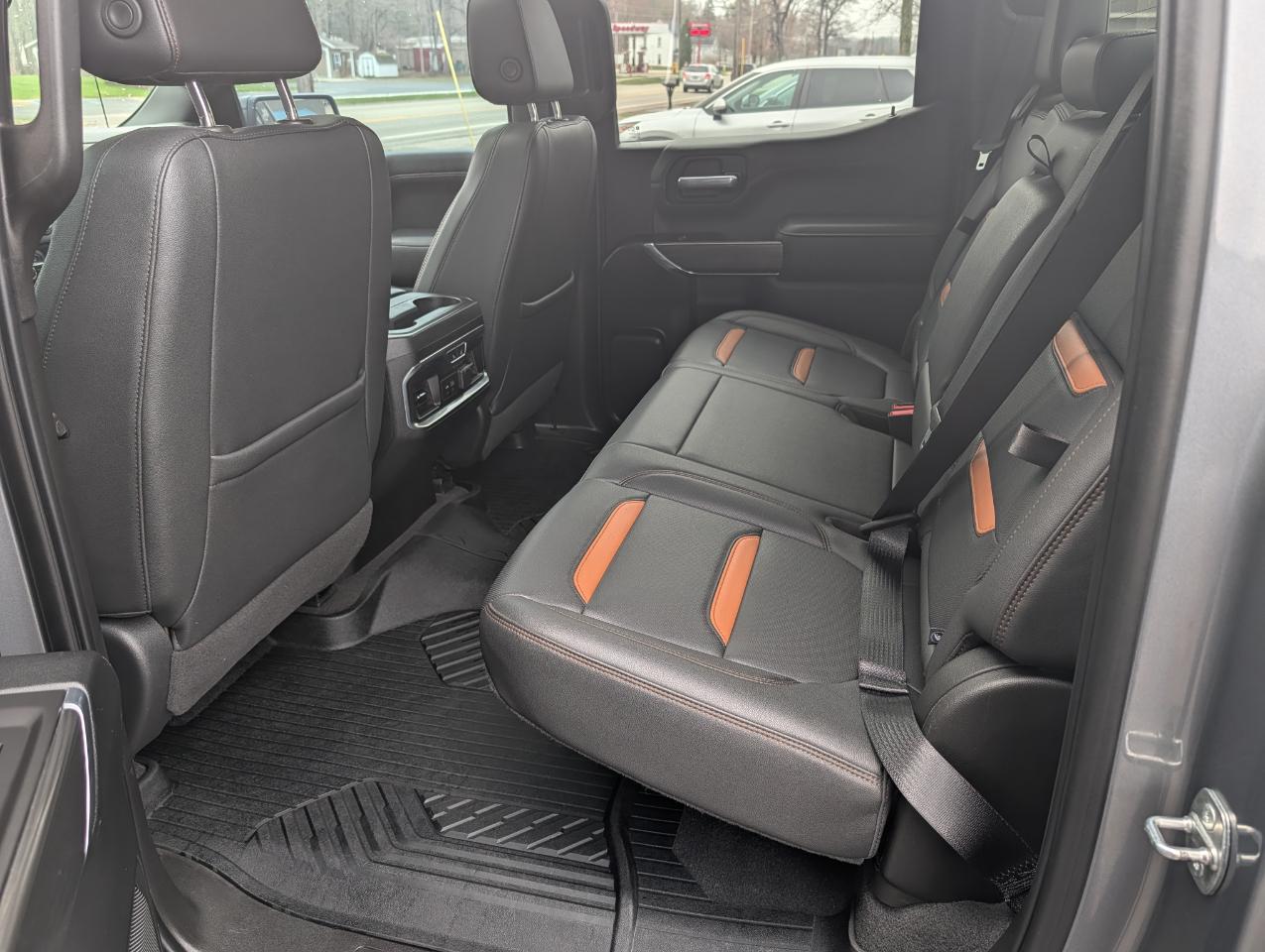 GMC Sierra 1500 4WD Crew Cab 147" AT4 2021