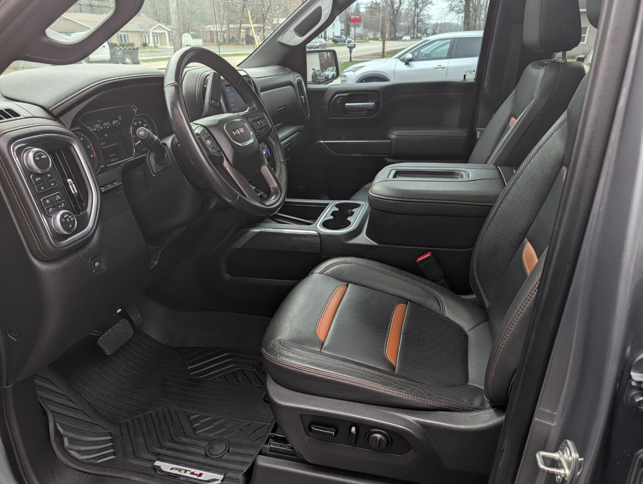 GMC Sierra 1500 4WD Crew Cab 147" AT4 2021