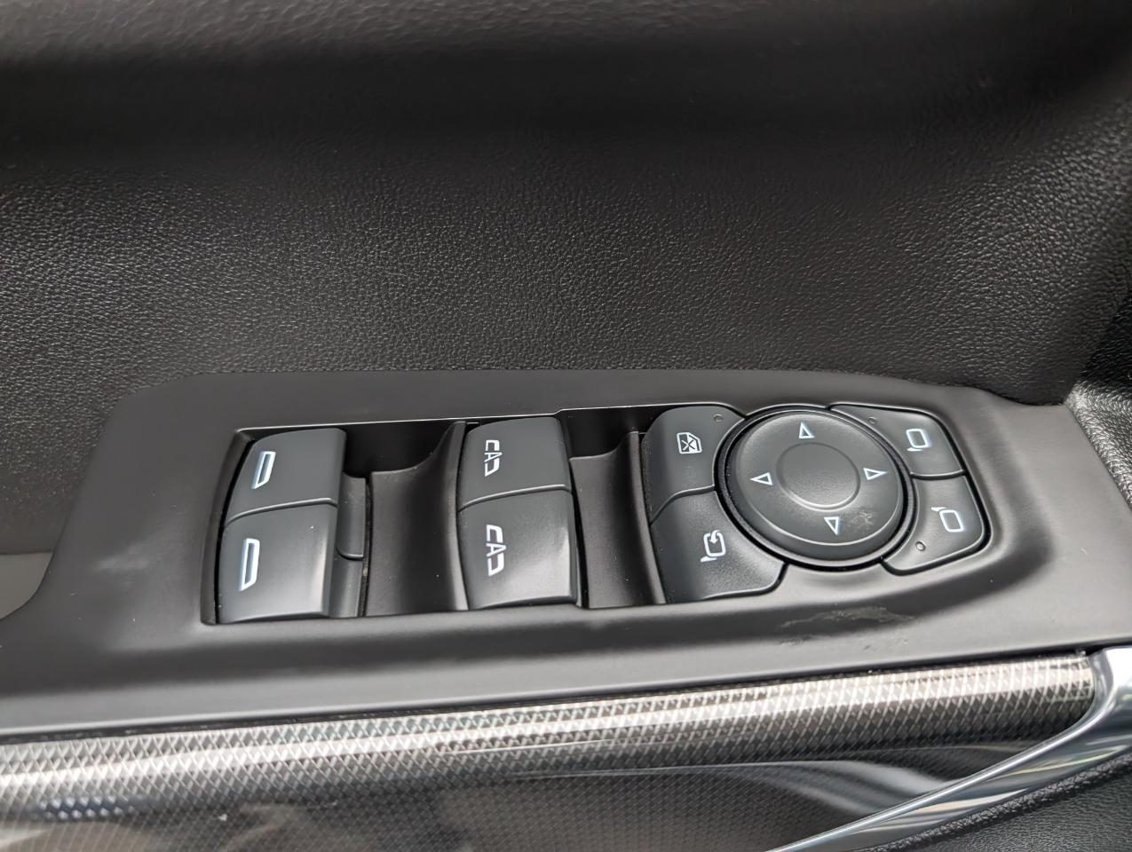 GMC Sierra 1500 4WD Crew Cab 147" AT4 2021