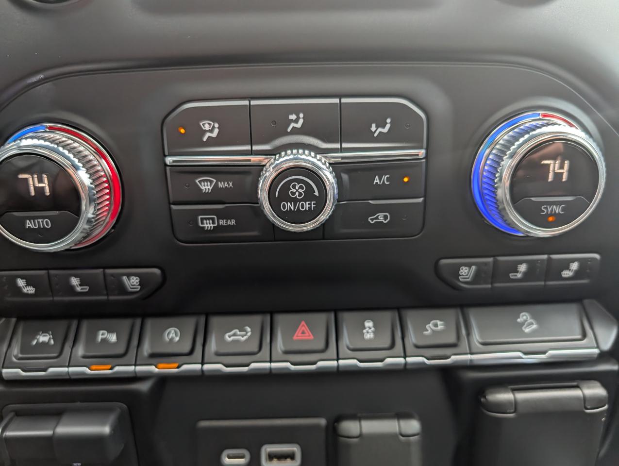GMC Sierra 1500 4WD Crew Cab 147" AT4 2021