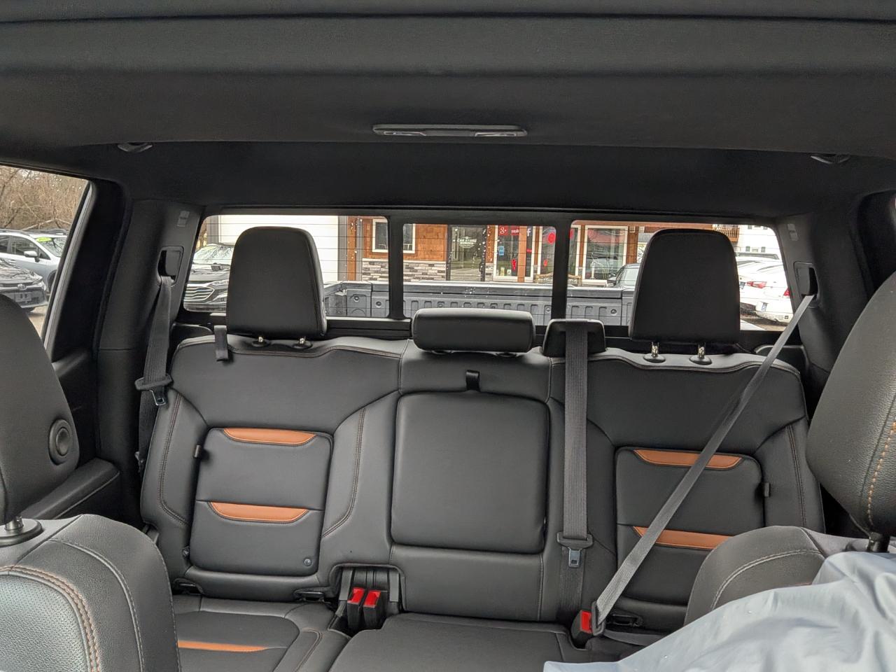 GMC Sierra 1500 4WD Crew Cab 147" AT4 2021