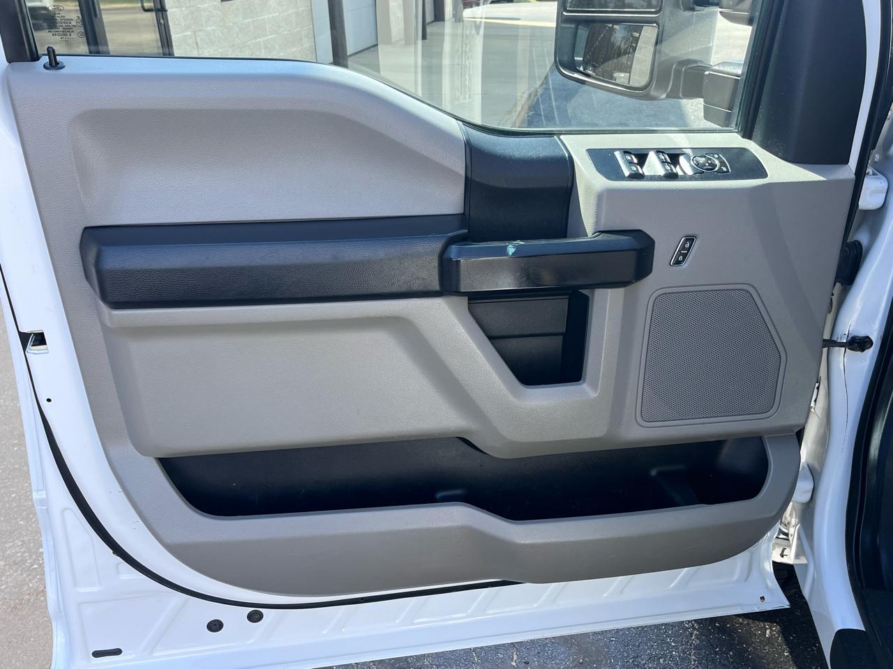 Ford Super Duty F-250 SRW XL 4WD Crew Cab 6.75' Box 2018