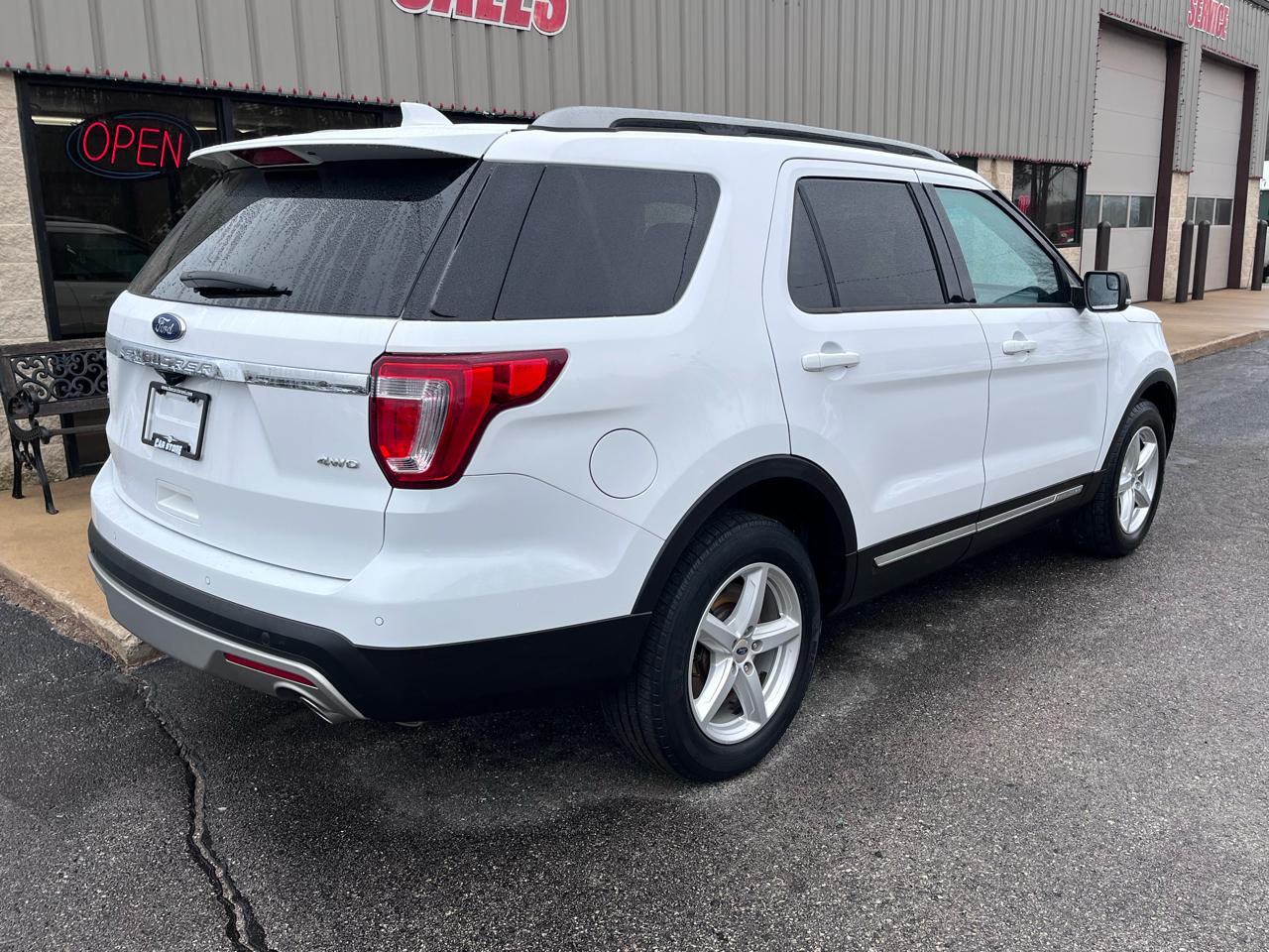Ford Explorer XLT 4WD 2017