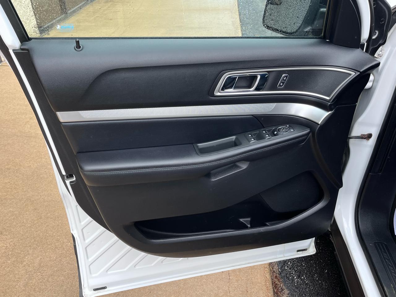 Ford Explorer XLT 4WD 2017