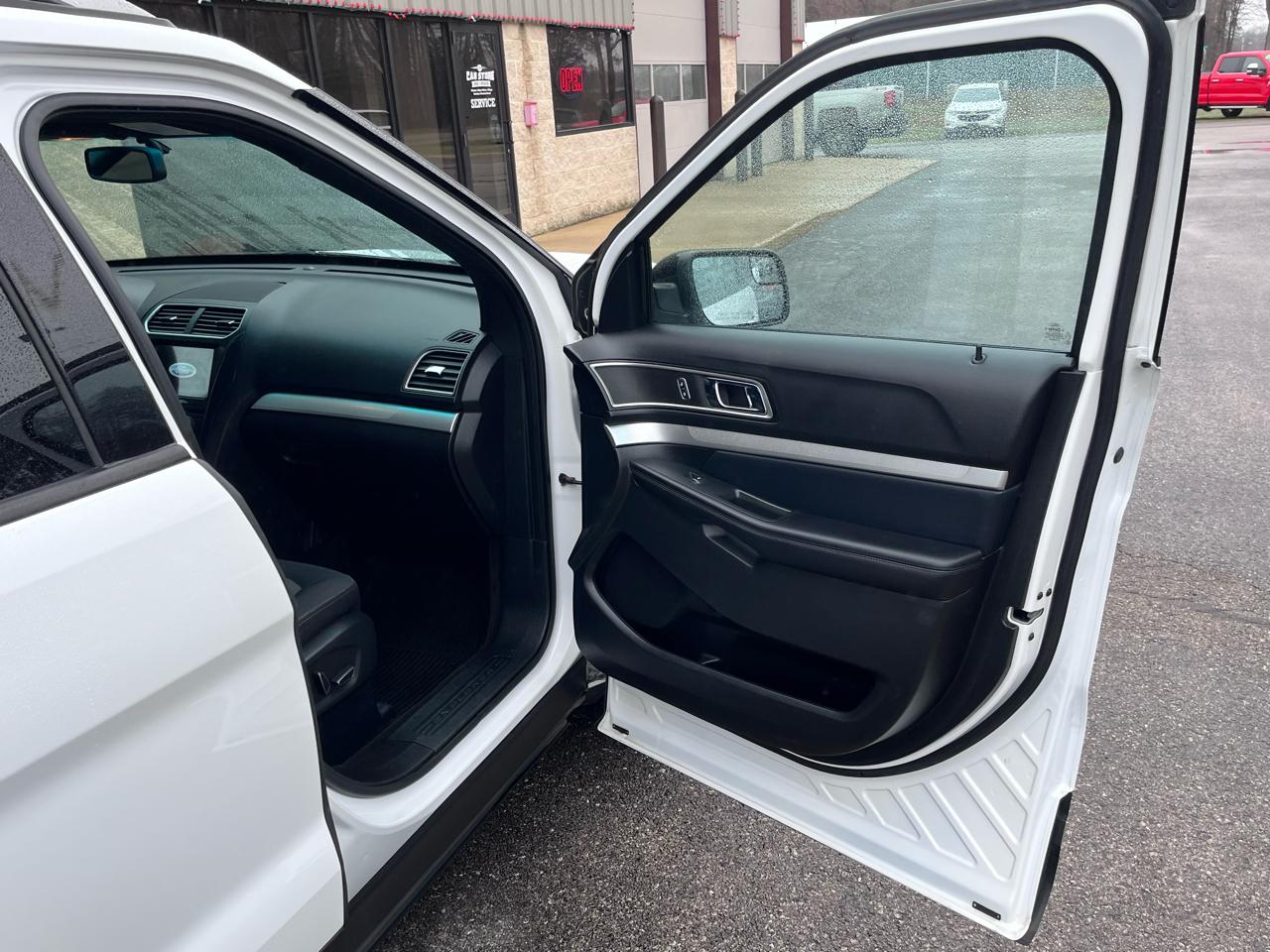 Ford Explorer XLT 4WD 2017