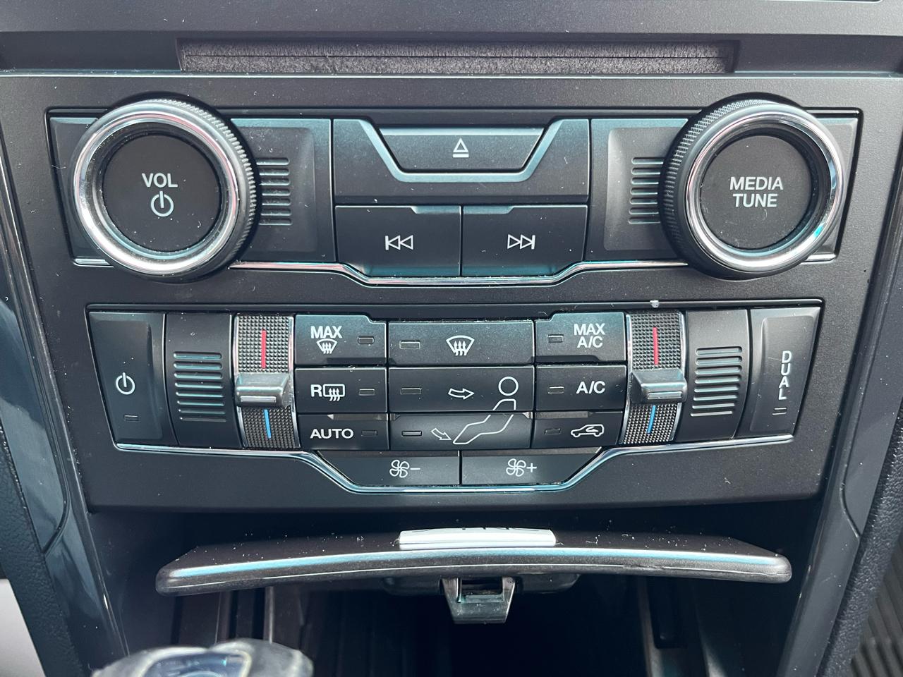 Ford Explorer XLT 4WD 2017