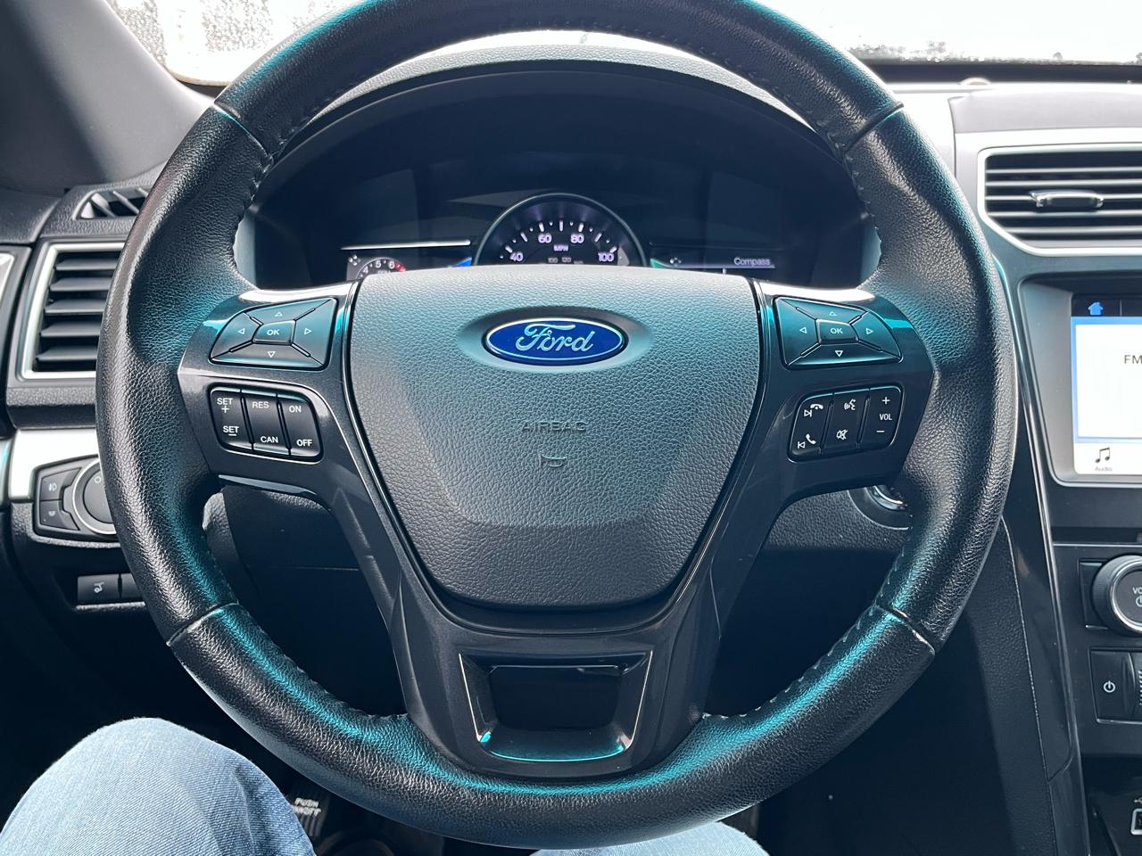 Ford Explorer XLT 4WD 2017