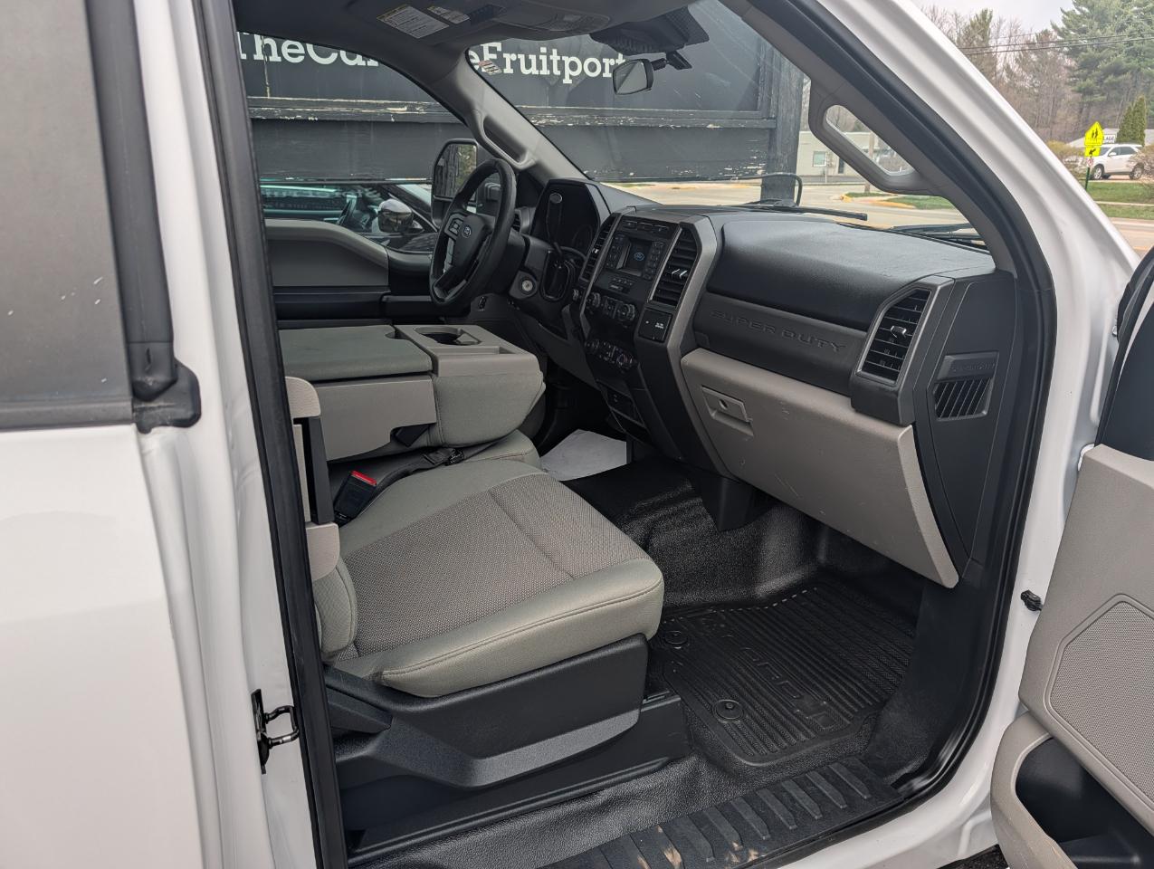 Ford Super Duty F-250 SRW XL 2WD SuperCab 8' Box 2020