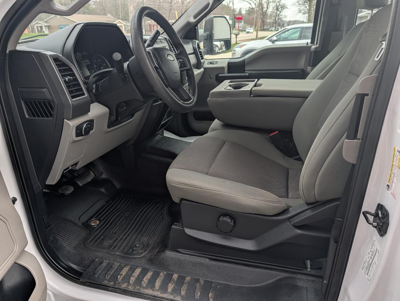 Ford Super Duty F-250 SRW XL 2WD SuperCab 8' Box 2020