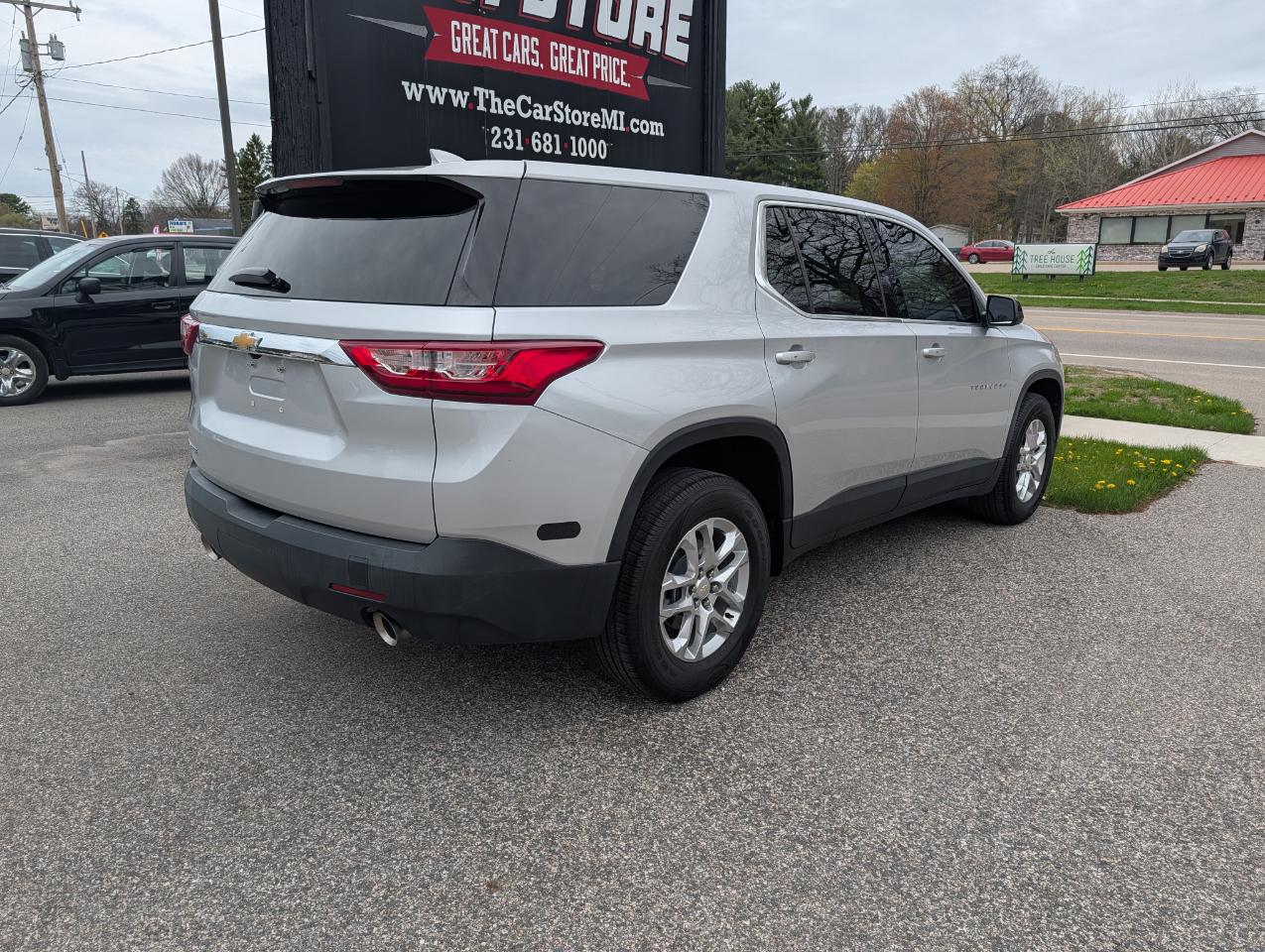 Chevrolet Traverse FWD 4dr LS w/1LS 2021
