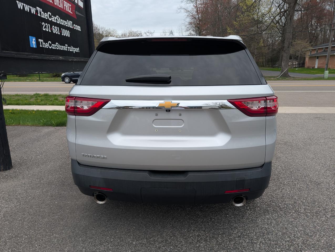 Chevrolet Traverse FWD 4dr LS w/1LS 2021