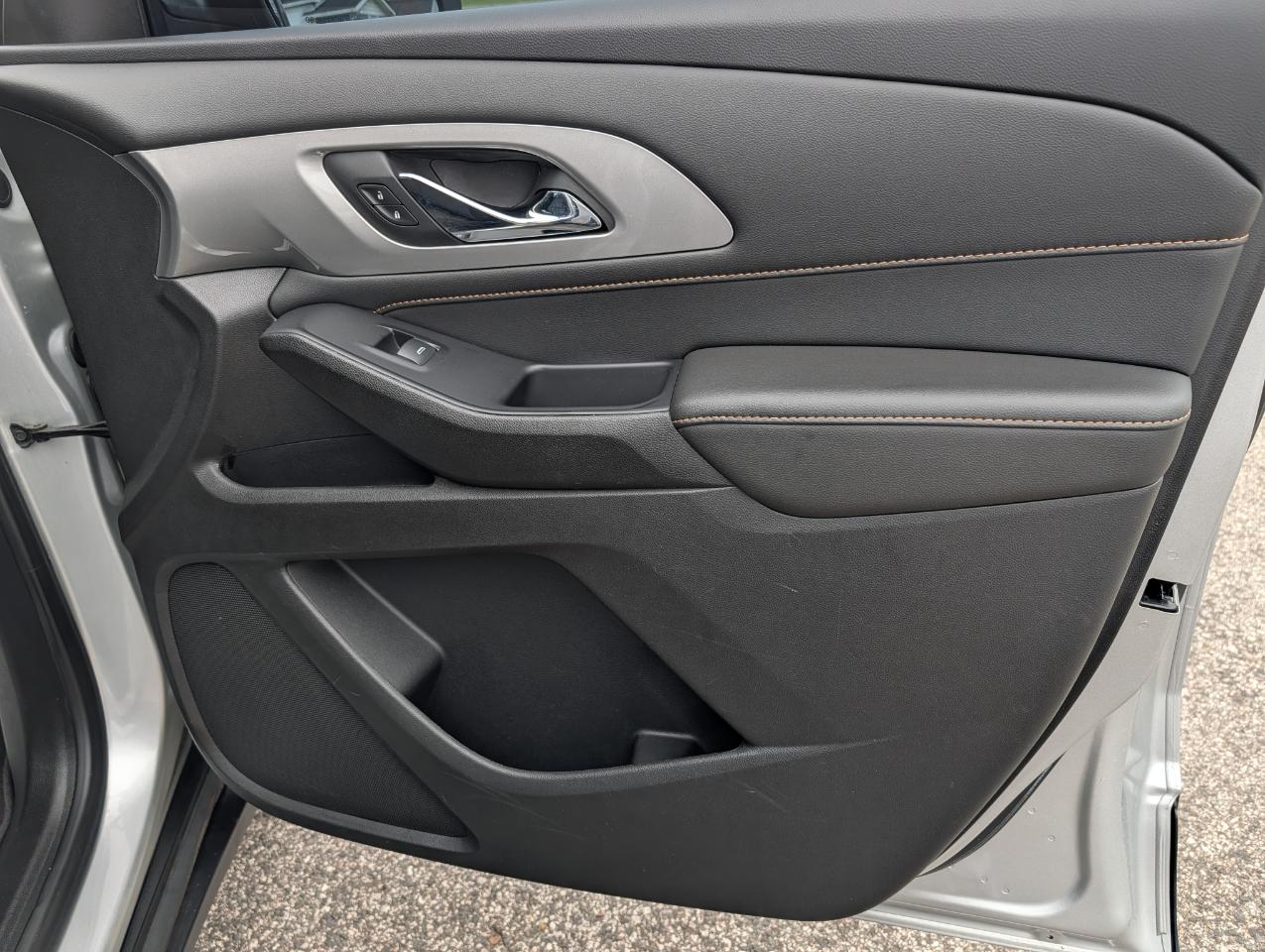 Chevrolet Traverse FWD 4dr LS w/1LS 2021