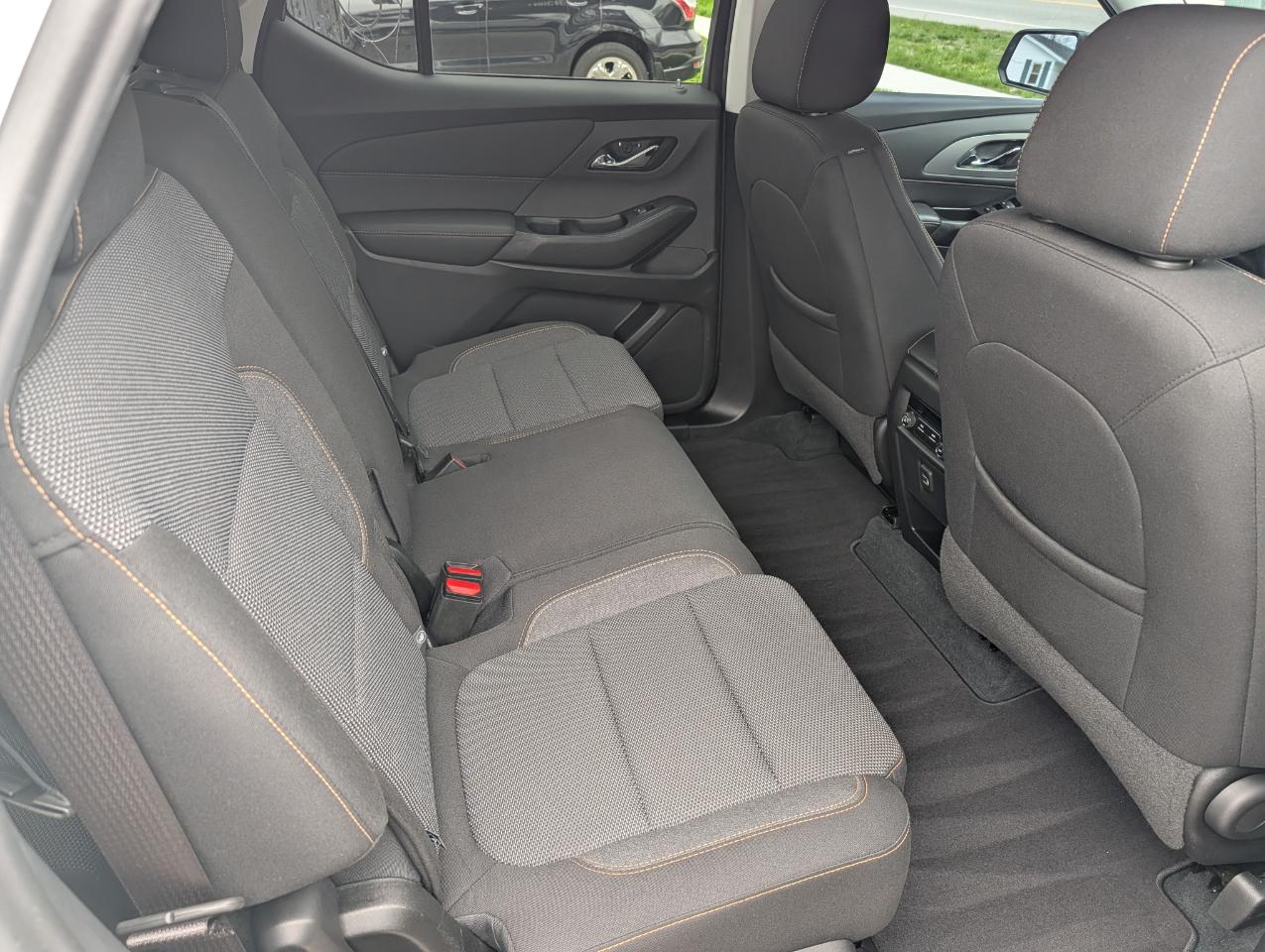 Chevrolet Traverse FWD 4dr LS w/1LS 2021