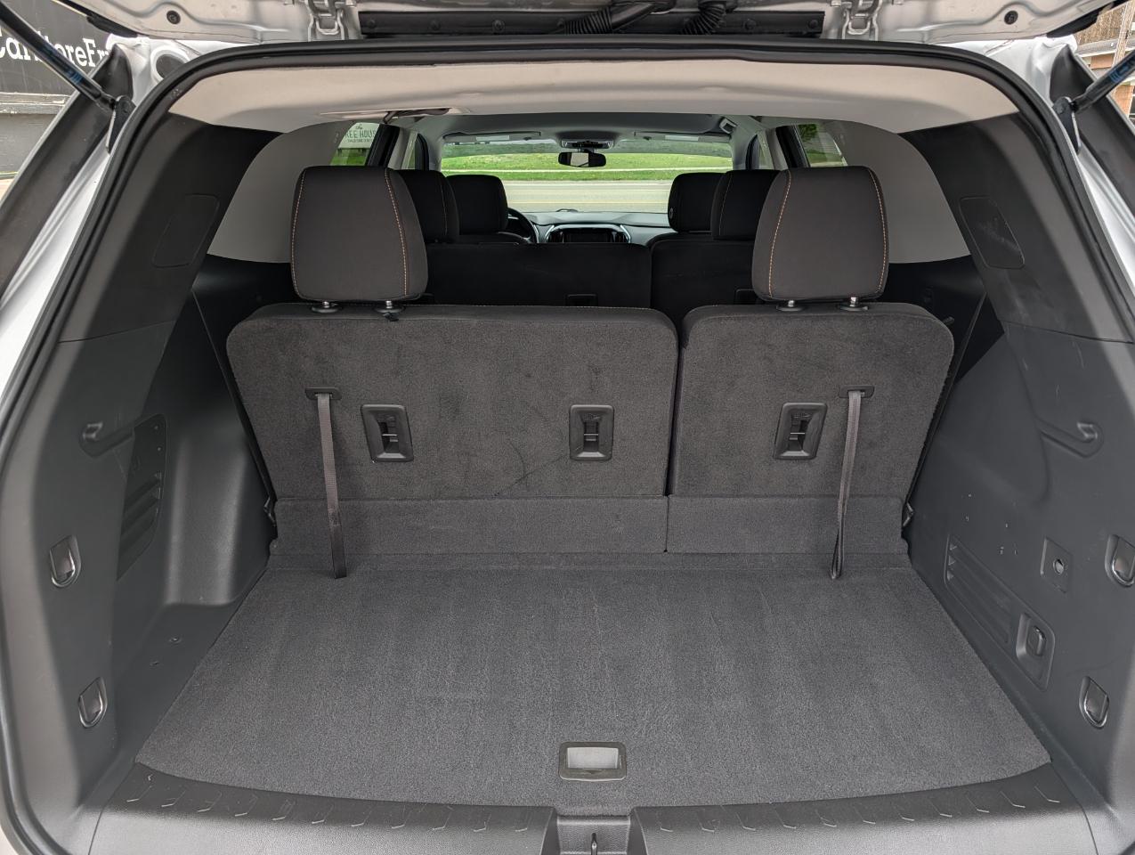 Chevrolet Traverse FWD 4dr LS w/1LS 2021